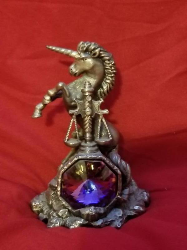 lot 9 image: Tudor Mint  Myth and MagicPewter Colectables