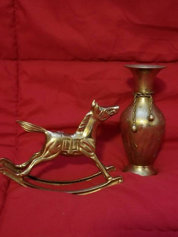 lot 20 image: Brass Decor