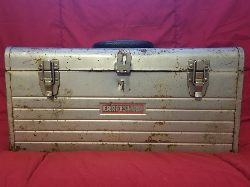 lot 23 image: Craftsman Tool Box w Tools