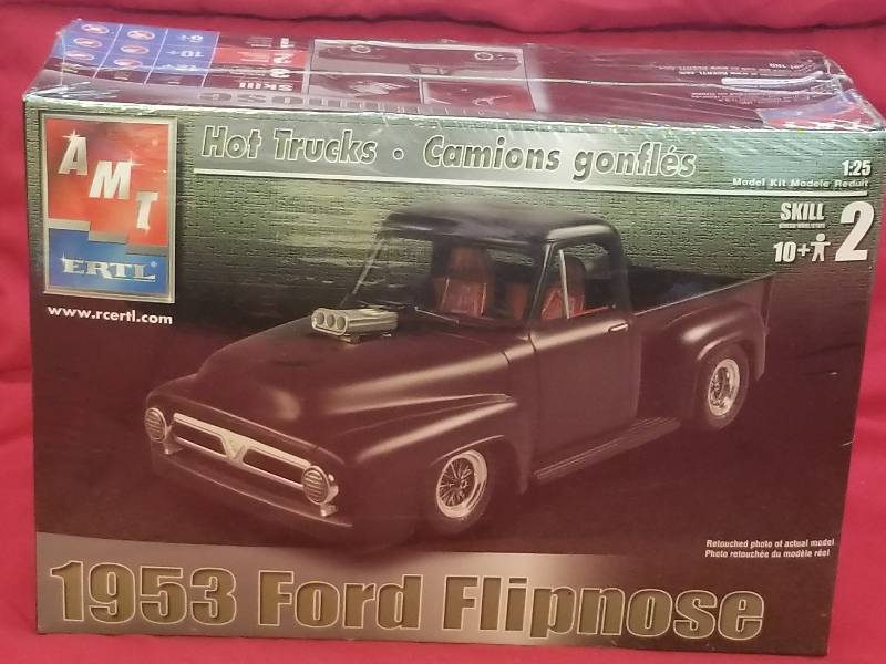 lot 8 image: Hot Truck model car