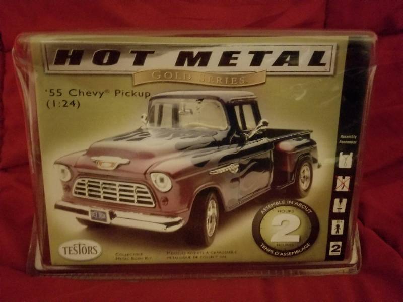 lot 6 image: Hot Metal Collector