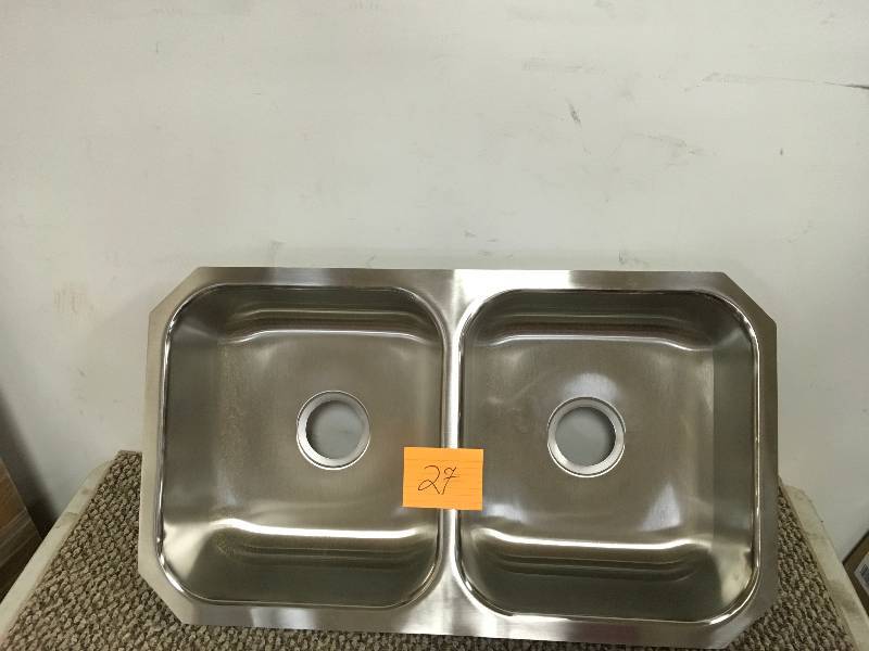 lot 27 image: Elkay DXUH3118 Dayton Stainless Steel 31.25 in x 17.75 in. x 8 in. Double Bowl Kitchen Sink open box never used
