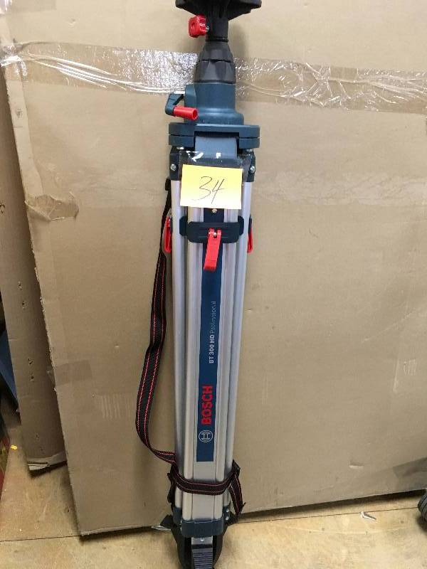 lot 34 image: Bosch BT300 Heavy-Duty Aluminum Elevator Tripod open box never used