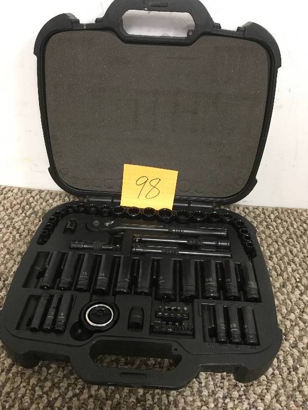 lot 98 image: Husky 38 in. Drive 100 Position Universal SAE and Metric Mechanics Tool Set (60 Piece - 5 Pieces Missing)