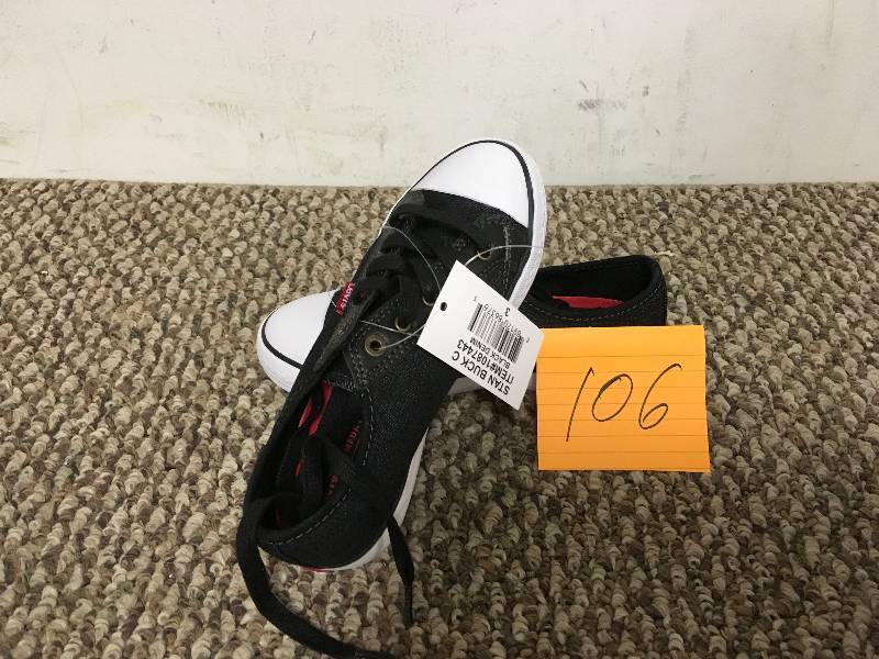 lot 106 image: Levis Kids Boys Stan Buck C Black - Size 3 open box never used