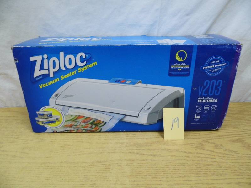 lot 19 image: Ziploc Vacuum Sealer
