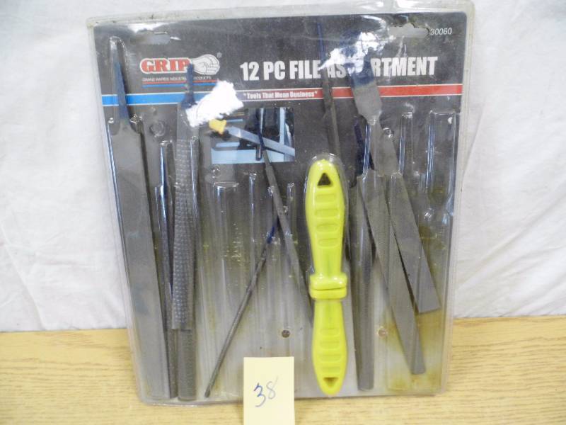 lot 38 image: 12 Piece File Set