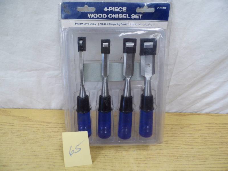 lot 65 image: Wood Chisel Set