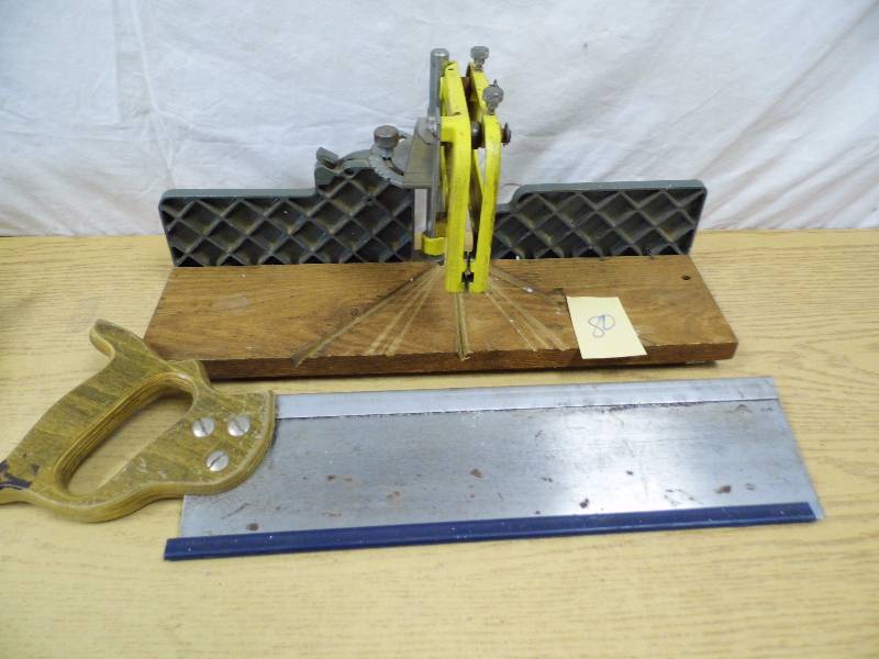 lot 80 image: Miter Box w Saw