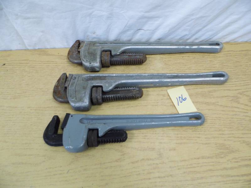lot 106 image: Grey Pipe Wrenches