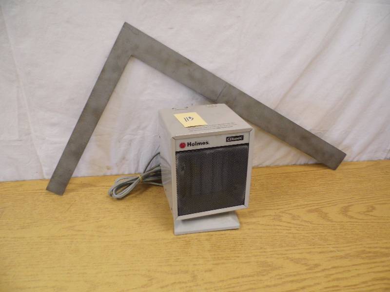 lot 113 image: Heater - Square