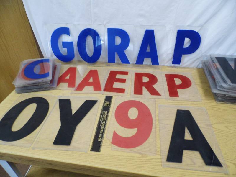 lot 122 image: Assorted Letters  Numbers
