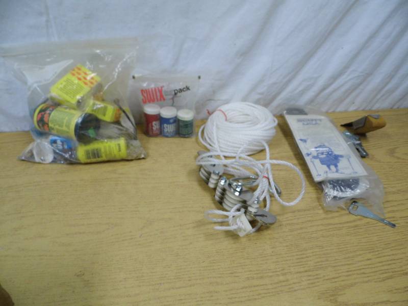 lot 156 image: New Pulley - Ski Wax - Fish Food