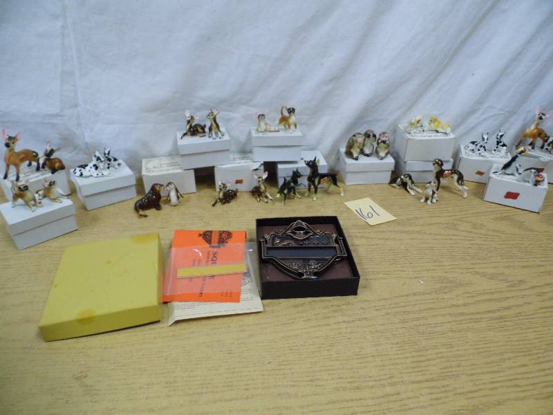 lot 161 image: Bone Chine Assorted Animals