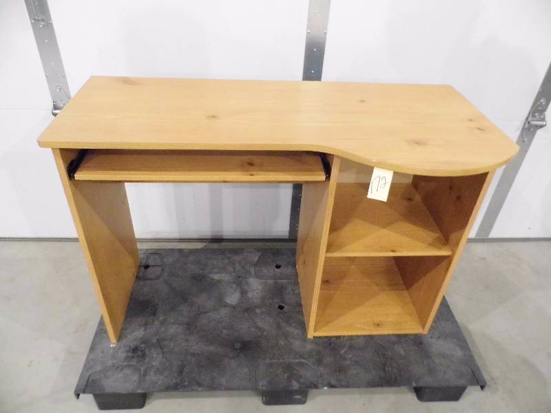 lot 172 image: Desk
