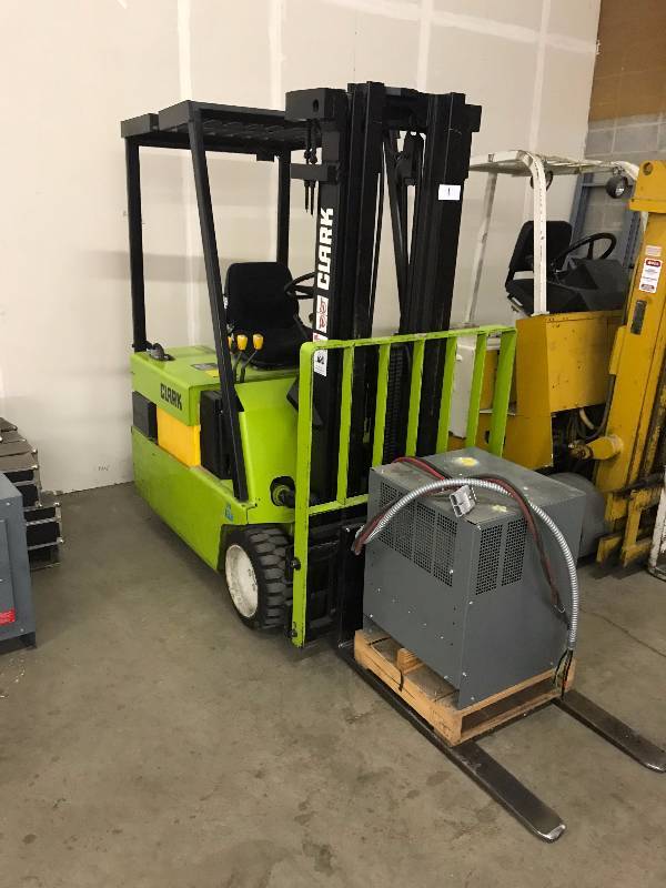 CLARK ELECTRIC FORKLIFT