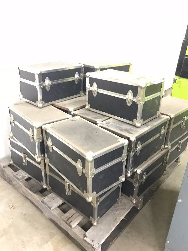 LOT OF DECORATIVE CASES