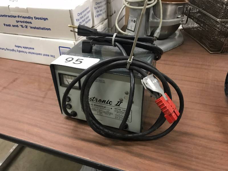 BATTERY CHARGER