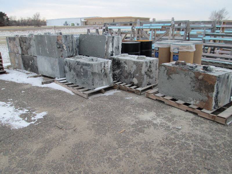 (5) Concrete Lego Retaining Blocks