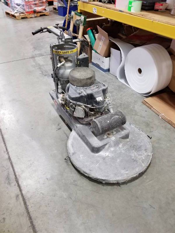 lot 2 image: Pioneer Eclipse Commercial Floor Buffer