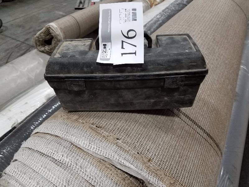 lot 176 image: Toolbox w Grinding Discs