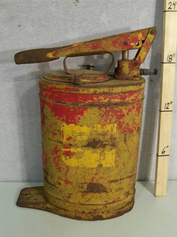 Metal Can With Pump