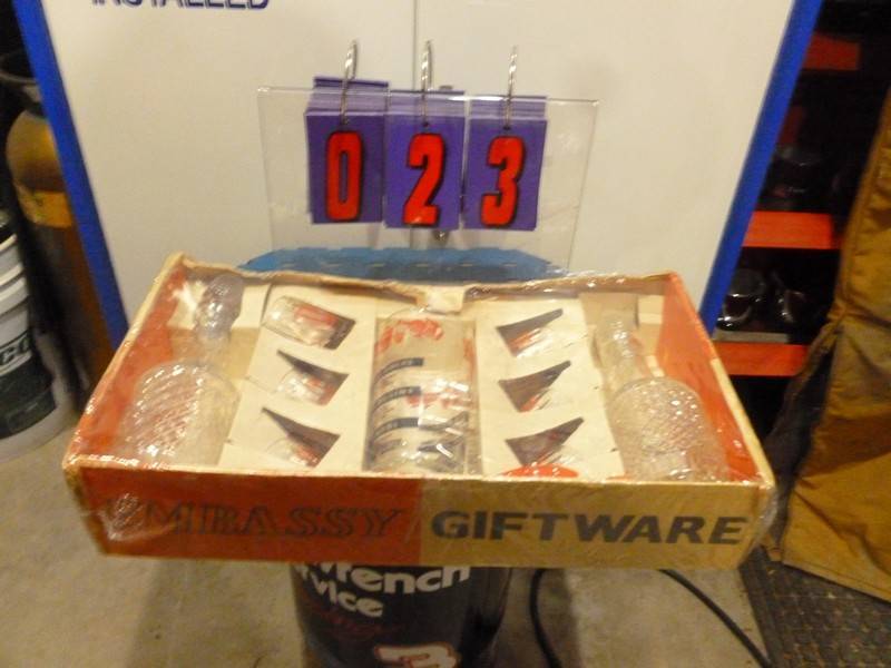 SnS Auctions # 297 Sporting goods, Beers signs & Misc.