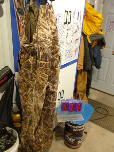 SnS Auctions # 297 Sporting goods, Beers signs & Misc.