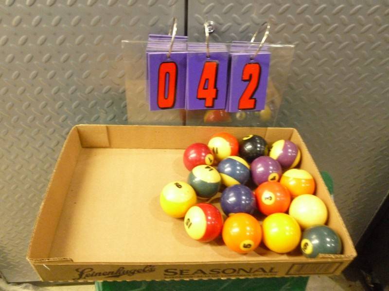 SnS Auctions # 297 Sporting goods, Beers signs & Misc.