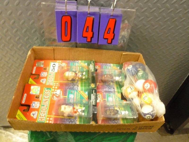 SnS Auctions # 297 Sporting goods, Beers signs & Misc.