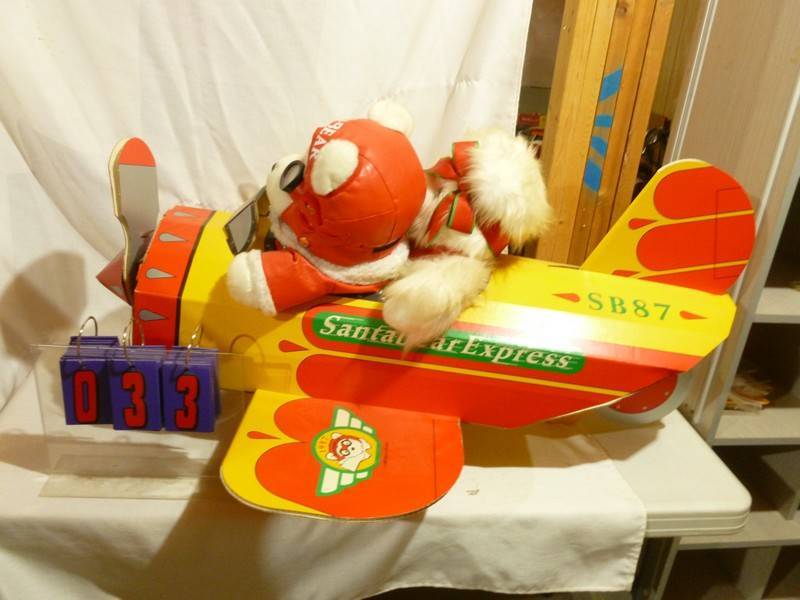 SnS Auctions # 298 Christmas animated figures & displays.