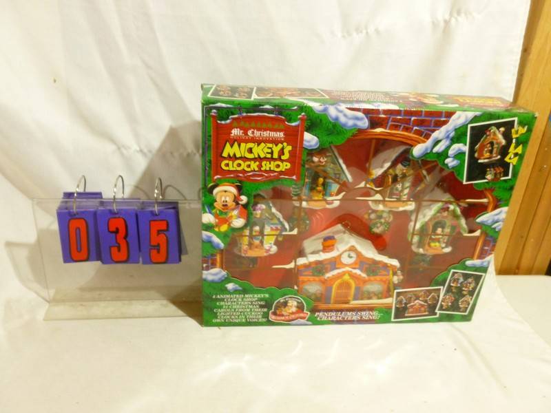 SnS Auctions # 298 Christmas animated figures & displays.