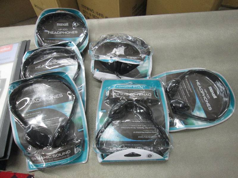 Lot of 6 Maxell HP-100 Headphones R...