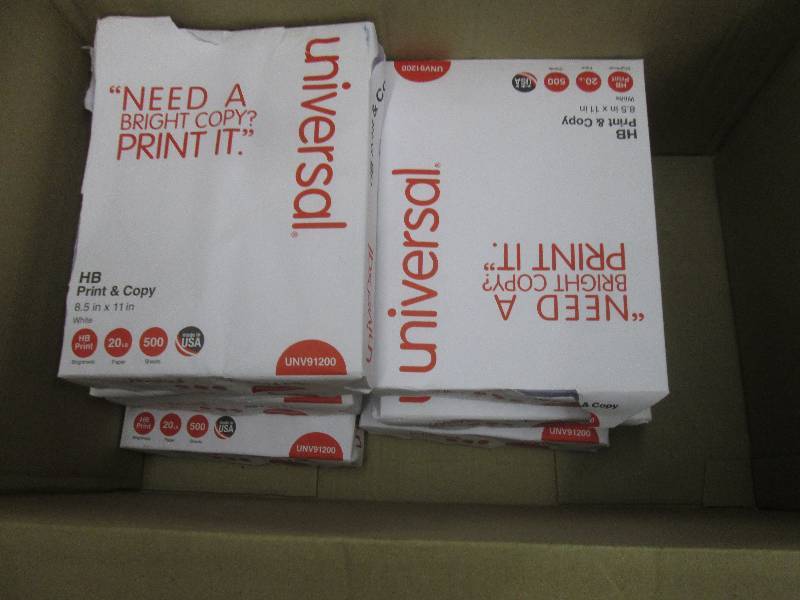 7  Reams of Universal 20 lb 8.5x11 ...