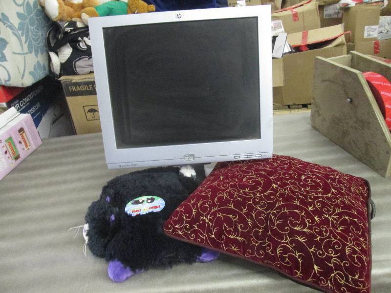 HP Pavilion Monitor, Accent Pillow ...