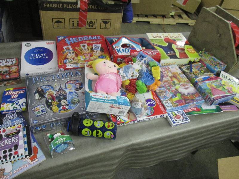 Large Assortment Toys, Games, Craft...