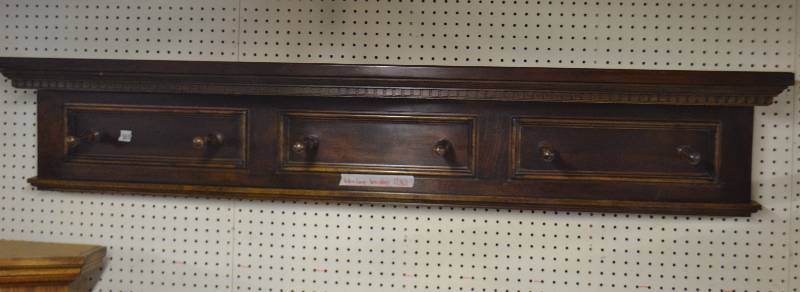 lot 34 image: Wall Mantel coat rack Beautiful Piece