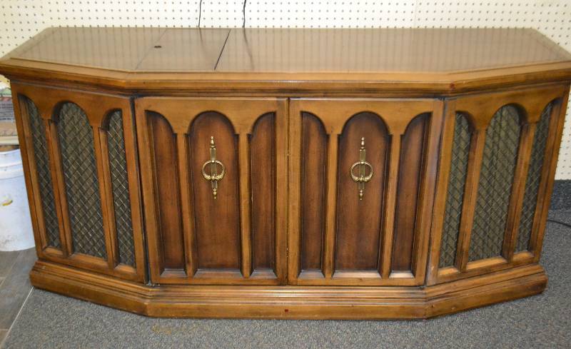 lot 40 image: Vintage Seeburg Audiomation Strereo System Model HSC2 Tape Phono Am, Fm Audio reject all Play.