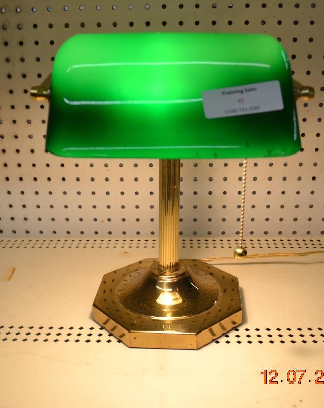 lot 45 image: Desk Lamp