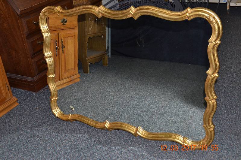 lot 17 image: Large Decorative Mirror