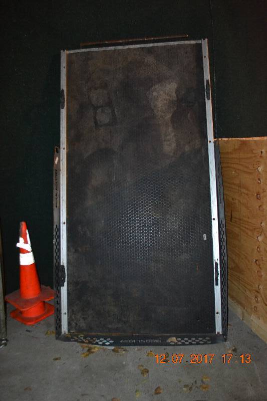 lot 71 image: Pickup Box Easy Slideout
