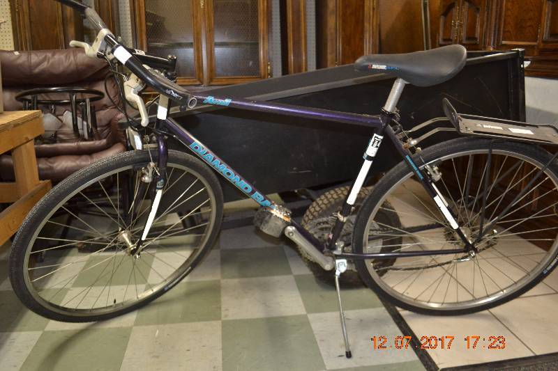 lot 75 image: 7 Speed Diamond Back Bike
