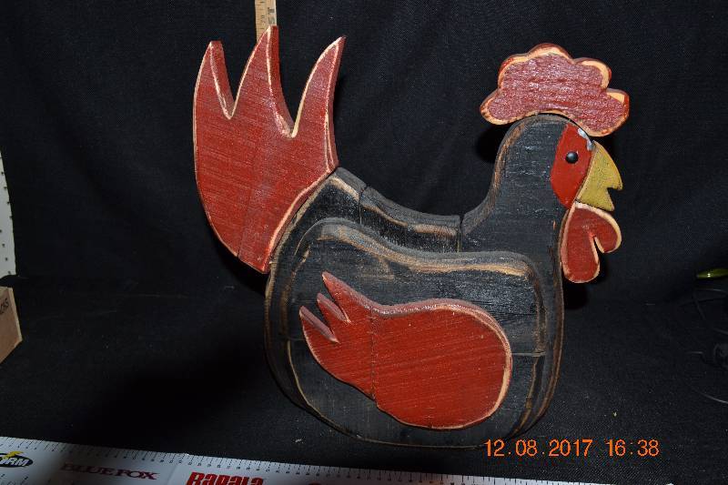 lot 110 image: Decorative Wood Rooster 15 inches