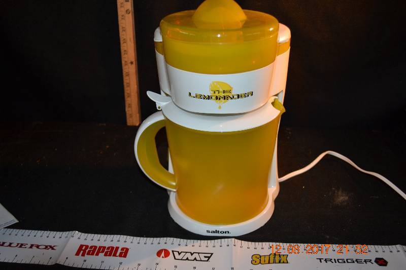 lot 135 image: Lemonade juicer
