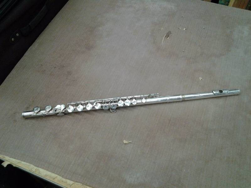 lot 13 image: Yamaha Flute