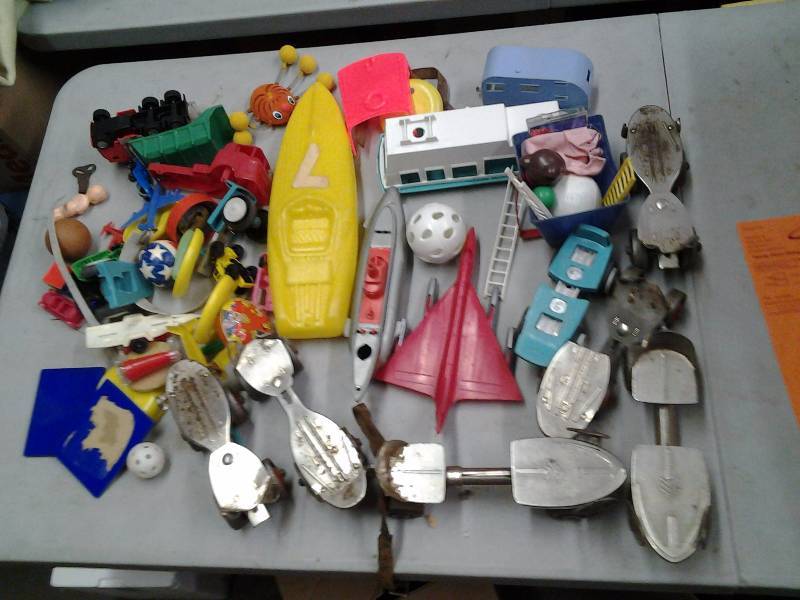 lot 37 image: Lot Of Vintage Toys