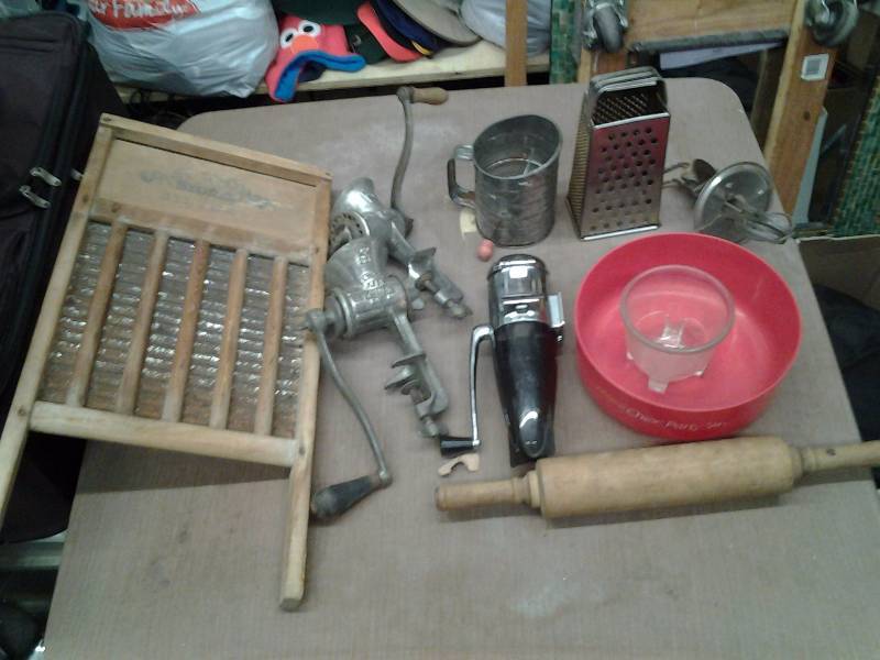 lot 28 image: Washboard, 2-Meat Grinders & Other, Old Kitchen Utensils