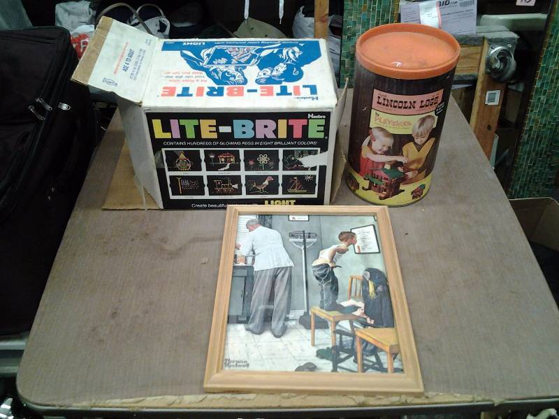 lot 31 image: Lincoln Logs, Lite Brite, Norman Rockwell Picture