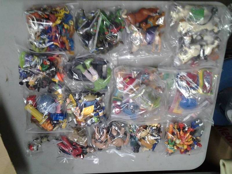 lot 41 image: 14 Bags Of Action Figures
