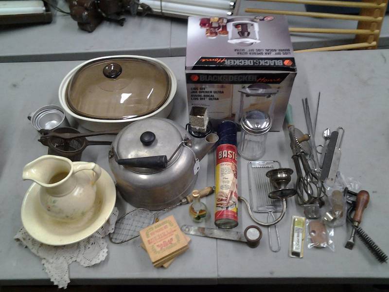 lot 49 image: Jar Opener, Microwave Roaster, Bowl & Pitcher, Vintage Kitchen Utensils, Old Kettle